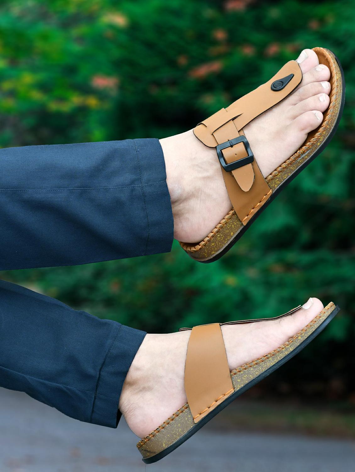 men solid toe separator sandal - 21966212 - Standard Image - 1