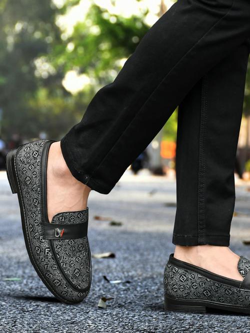 men printed slip on loafer - 21966222 - Standard Image - 0