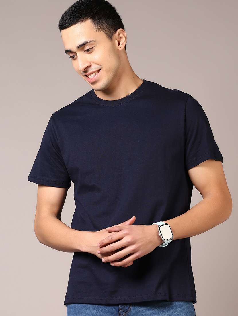 Men Solid Round Neck Regular Fit T-shirt - 21966554 -  Standard Image - 1