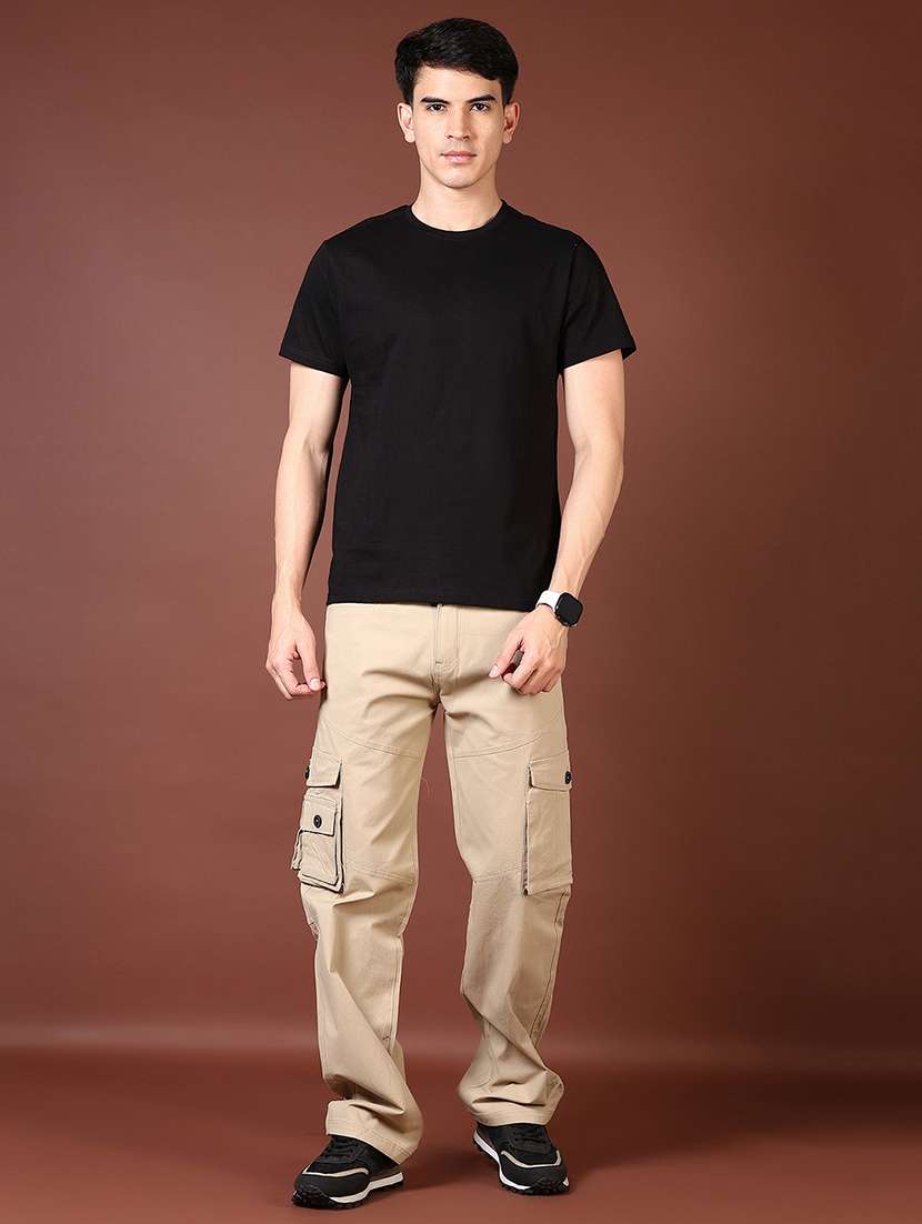 Men Solid Round Neck Regular Fit T-shirt - 21966557 -  Standard Image - 4