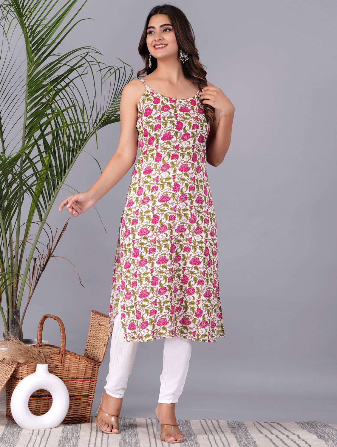 women floral printed sleeveless straight kurta 