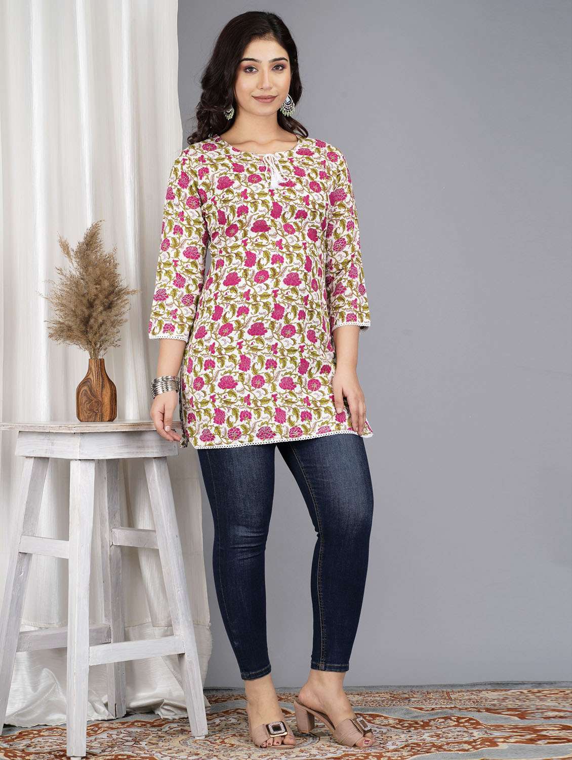 women floral three quarter sleeve straight kurti - 21966699 -  Standard Image - 4