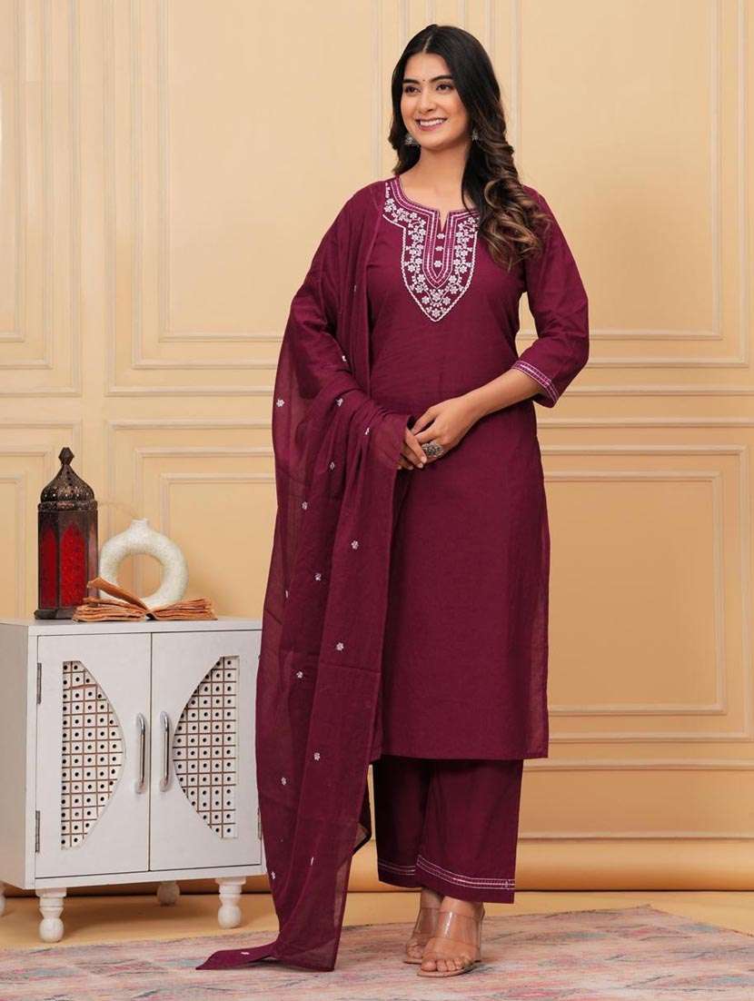 women three quarter sleeve kurta pant with dupatta set - 21966716 - Standard Image - 1