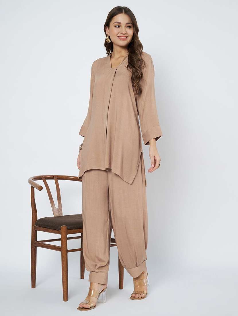 women solid kurta and trouser co-ord set