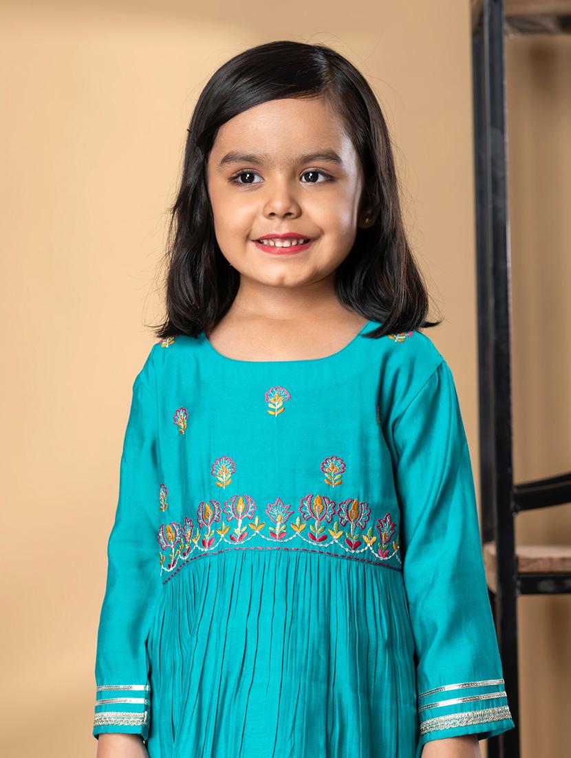 girls embroidered long sleeve kurta and dhoti set - 21967202 - Standard Image - 4