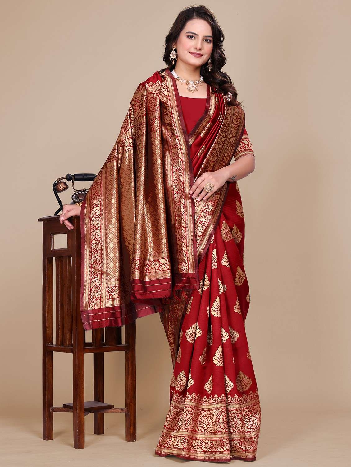 women self design banarasi saree with blouse