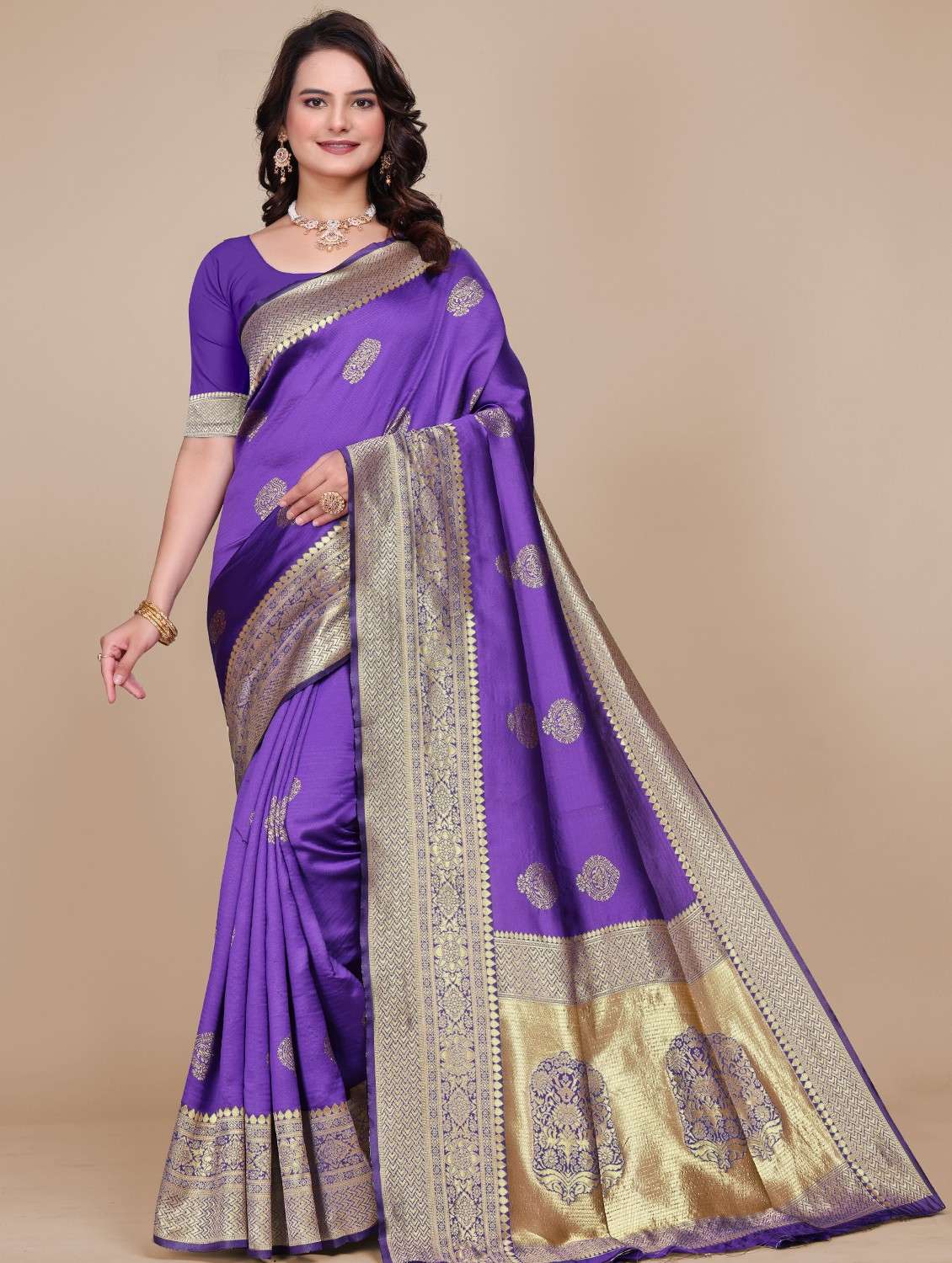 women self design banarasi saree with blouse - 21967998 -  Standard Image - 1