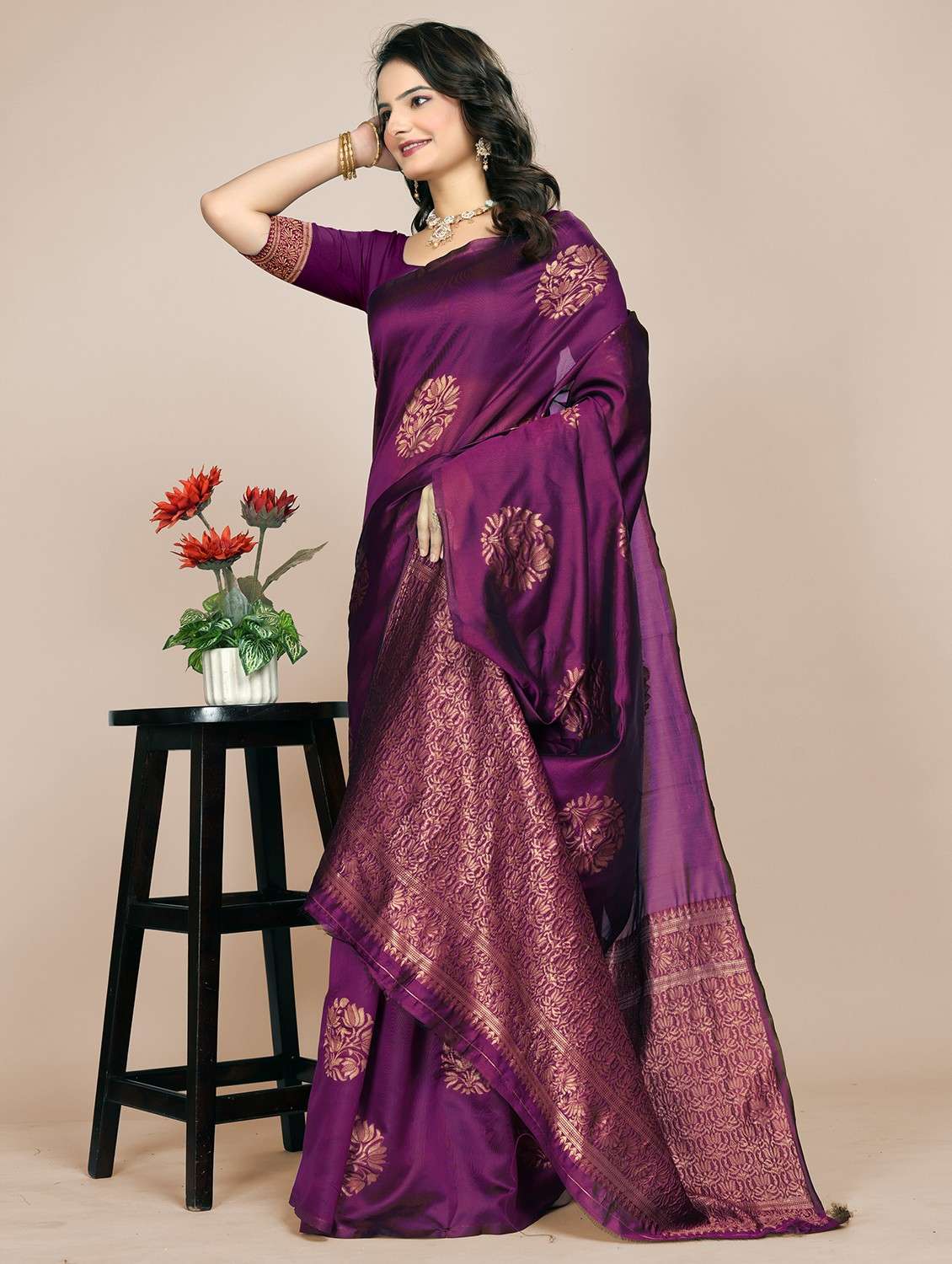women self design banarasi saree with blouse