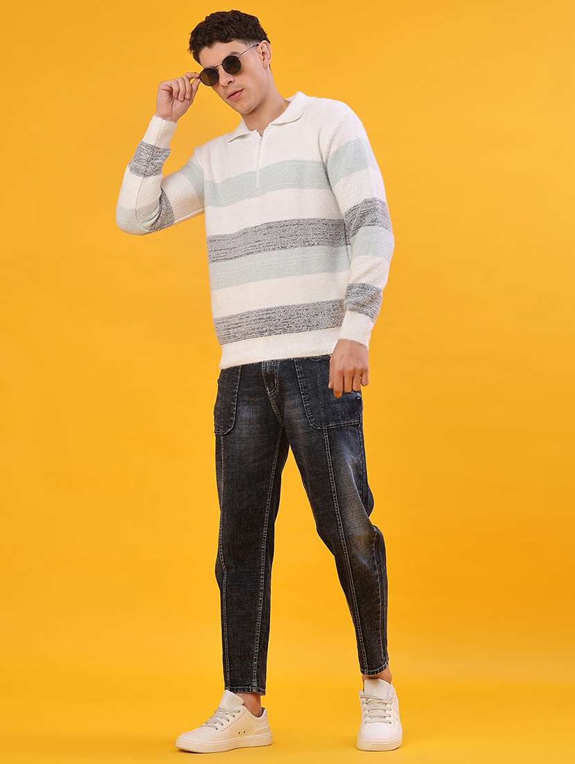 white fur pullover - 21968422 -  Standard Image - 4