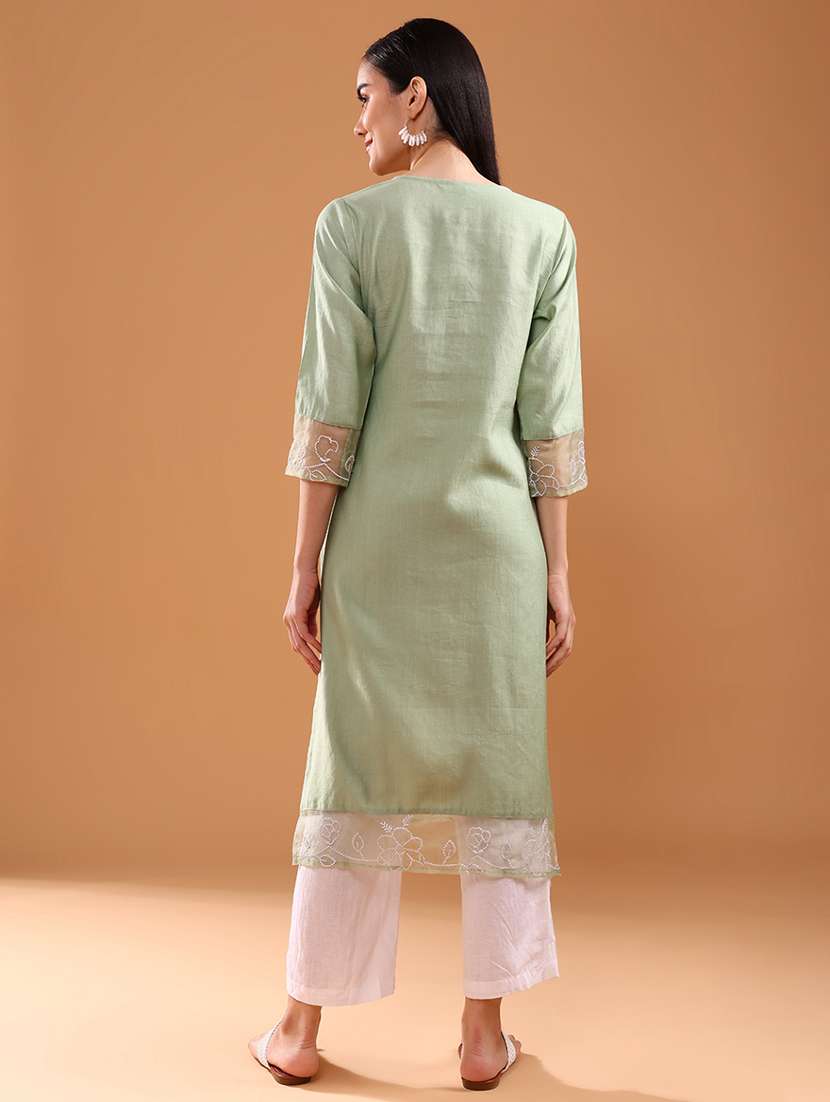 women e tmbroideredhree quarter sleeve kurta - 21968423 -  Standard Image - 4