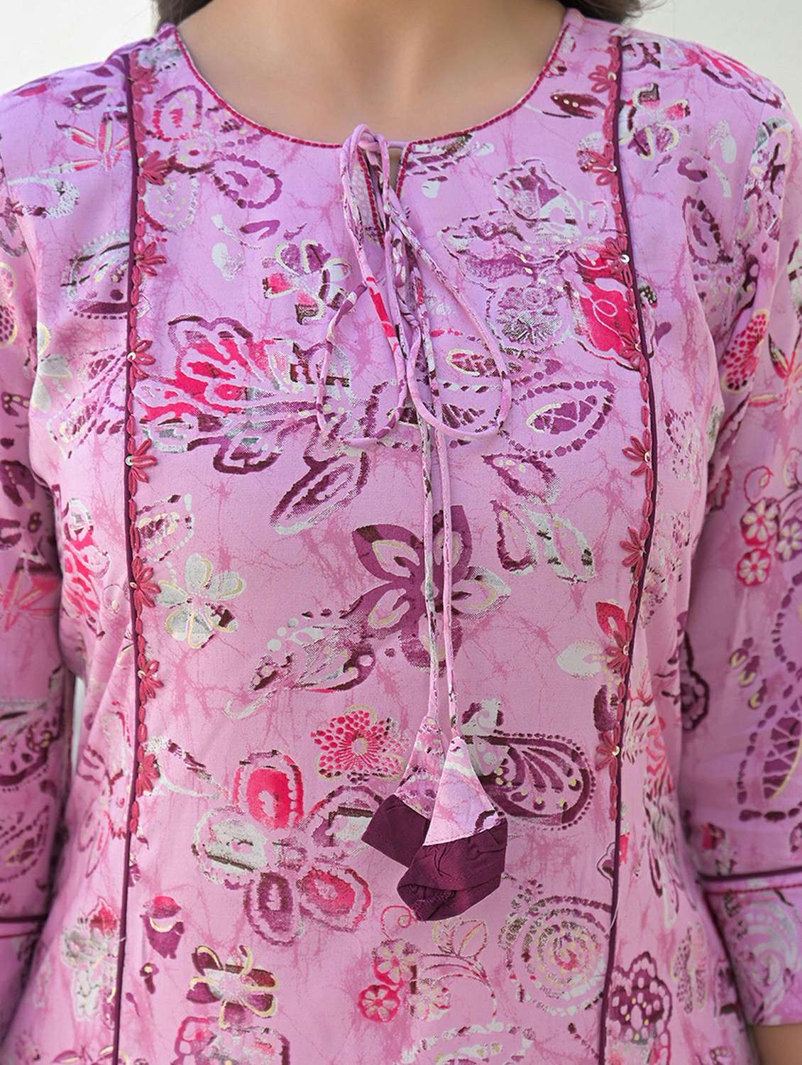 women three quarter sleeve a-line kurta - 21968509 - Standard Image - 4