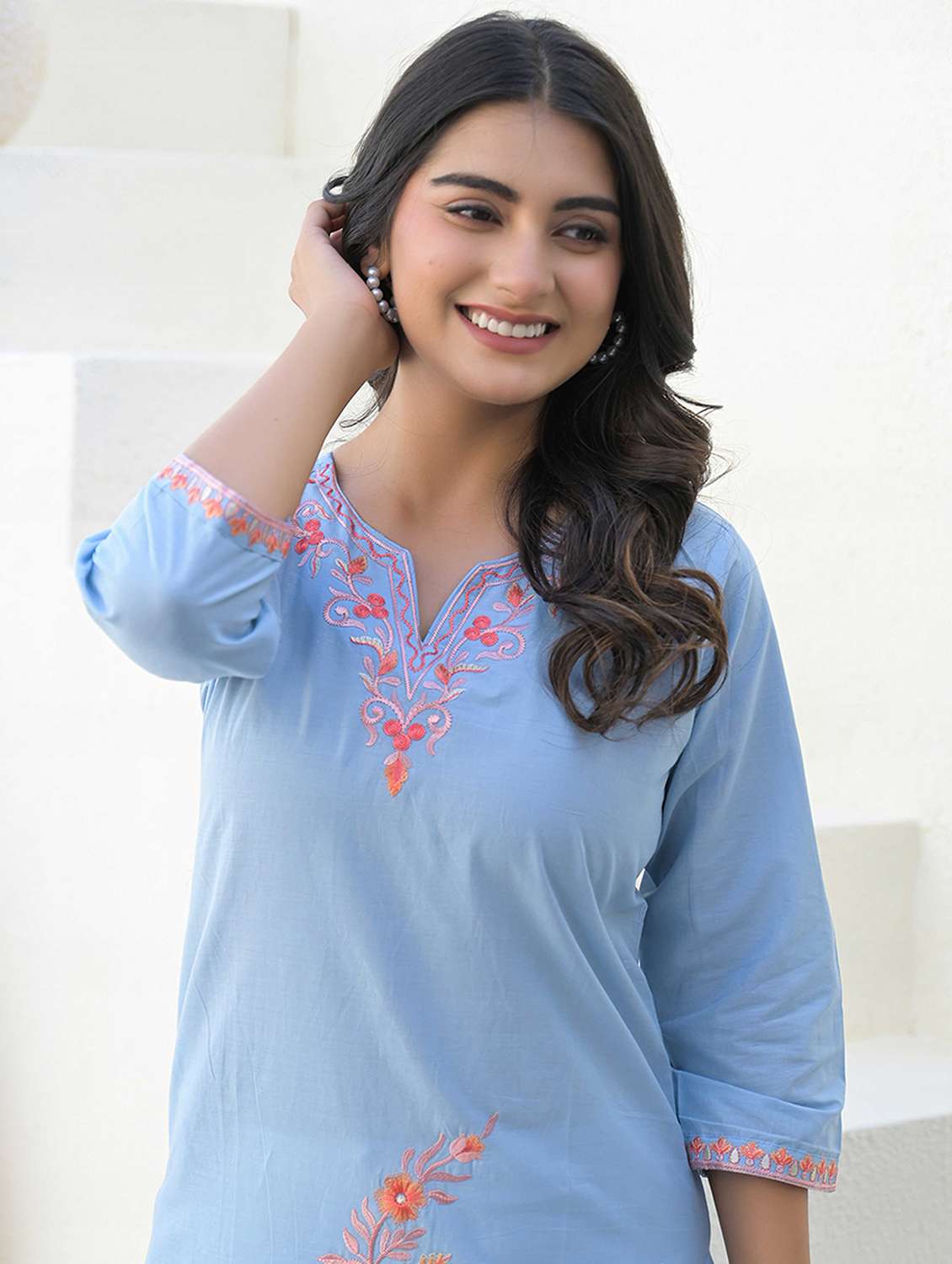 women embroidered three quarter sleeve straight kurta  - 21968514 -  Standard Image - 4