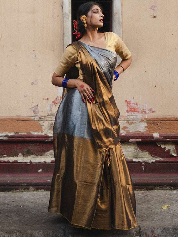 women color block printed saree with blouse