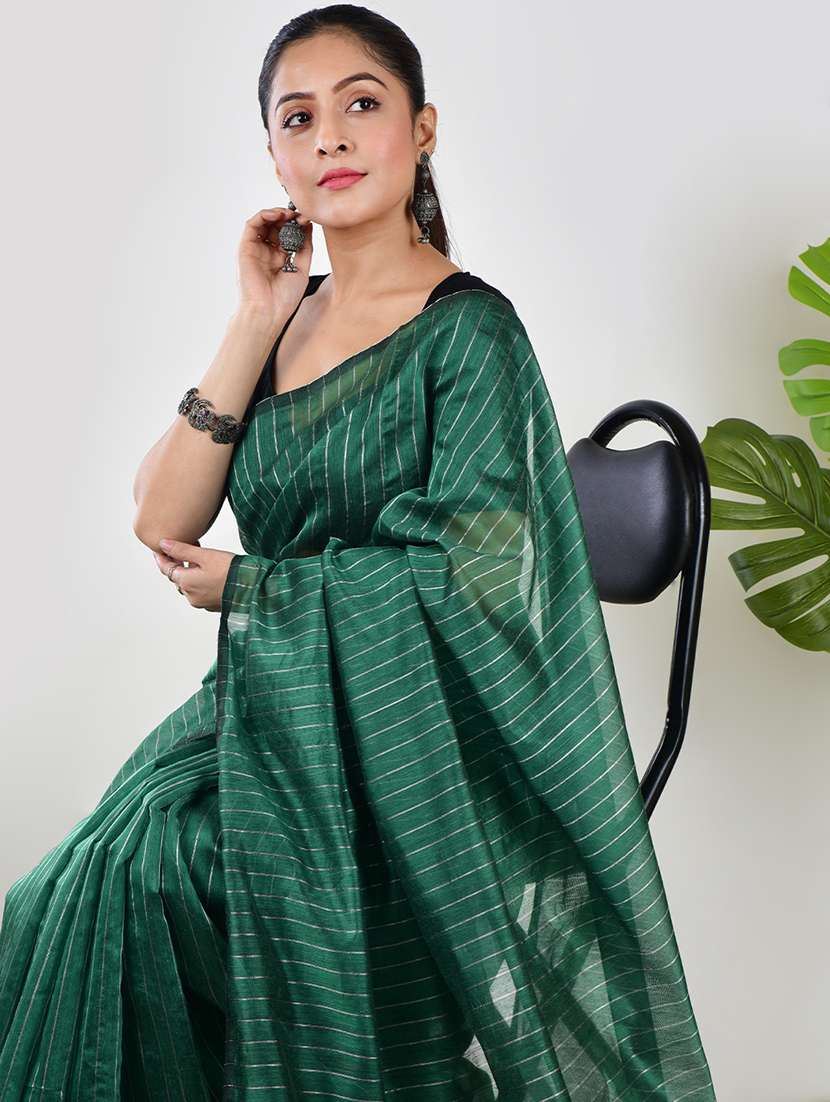 women striped printed saree with blouse - 21968620 - Standard Image - 4