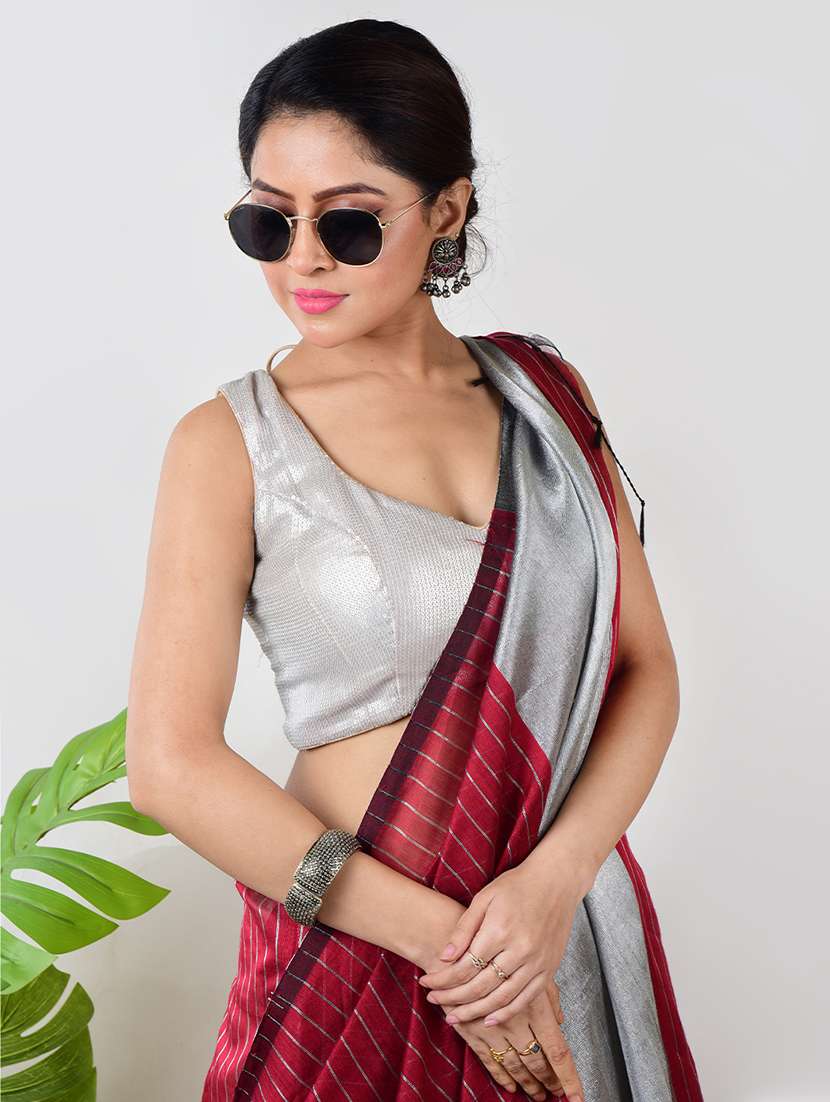 women striped printed saree with blouse - 21968634 - Standard Image - 4