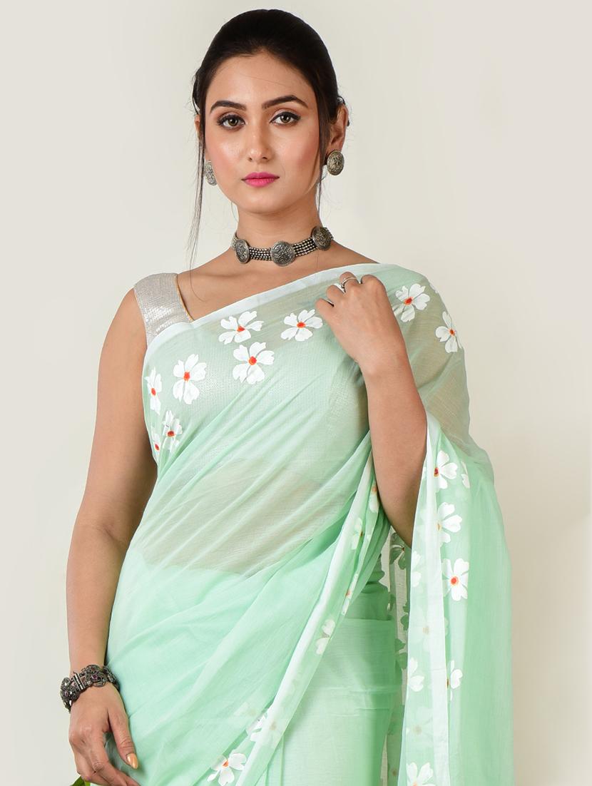 women floral bordered saree with blouse - 21968639 - Standard Image - 4