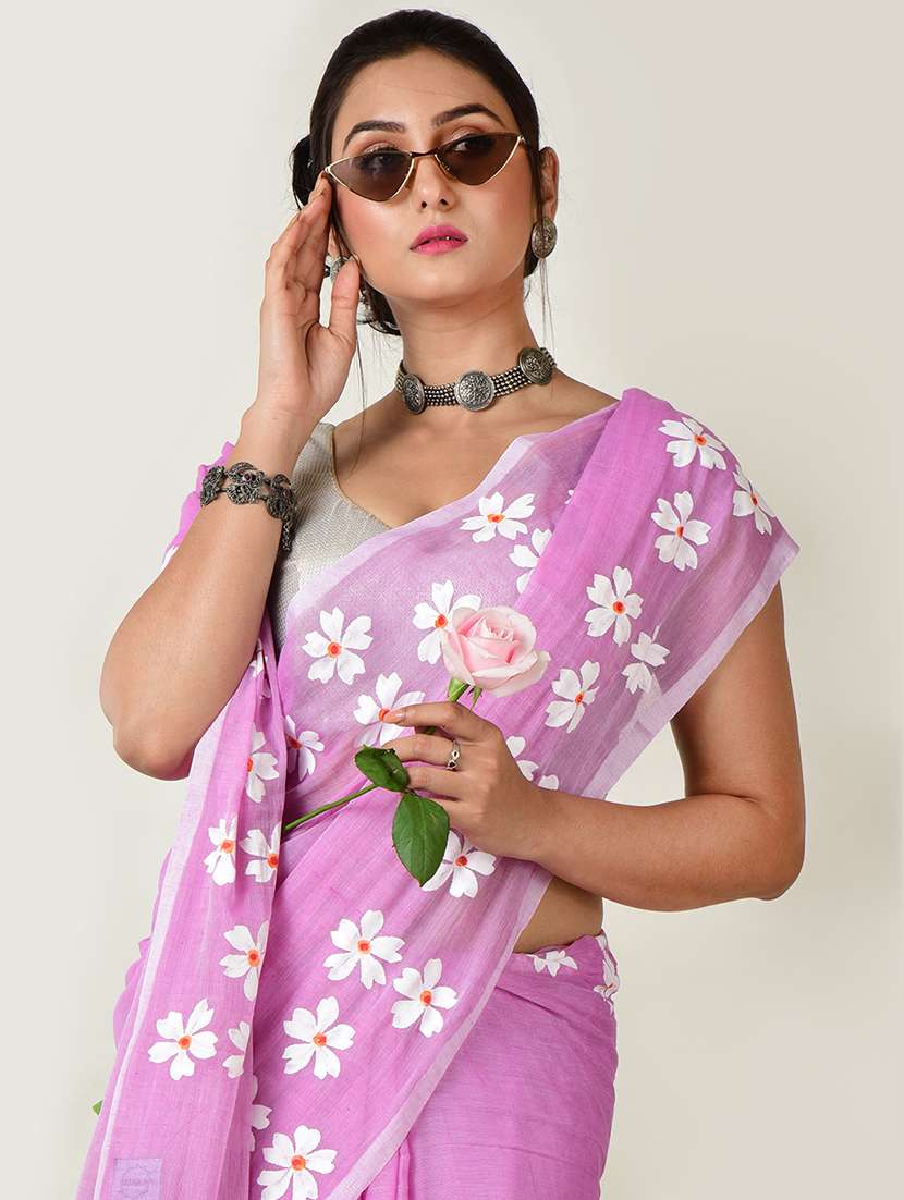 women floral bordered saree with blouse - 21968641 - Standard Image - 4