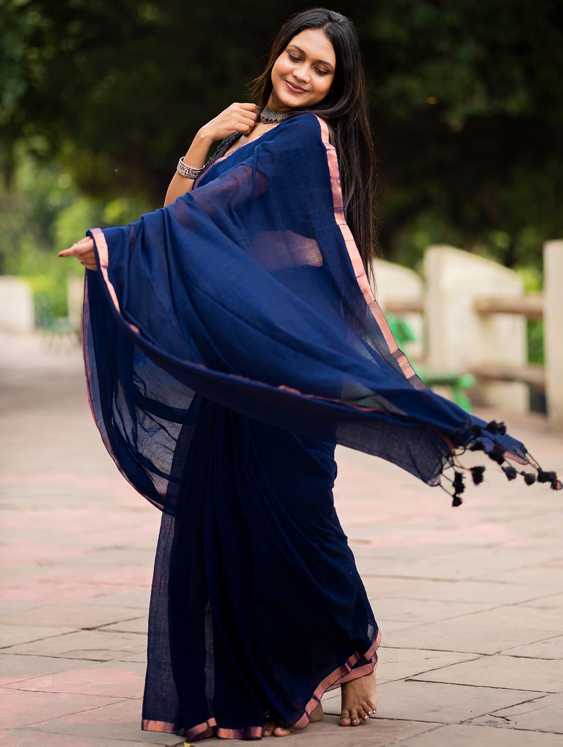 women solid plain saree with blouse - 21968646 - Standard Image - 4