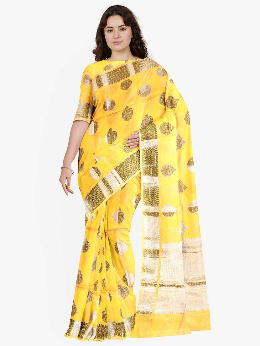 women self design bordered saree with blouse