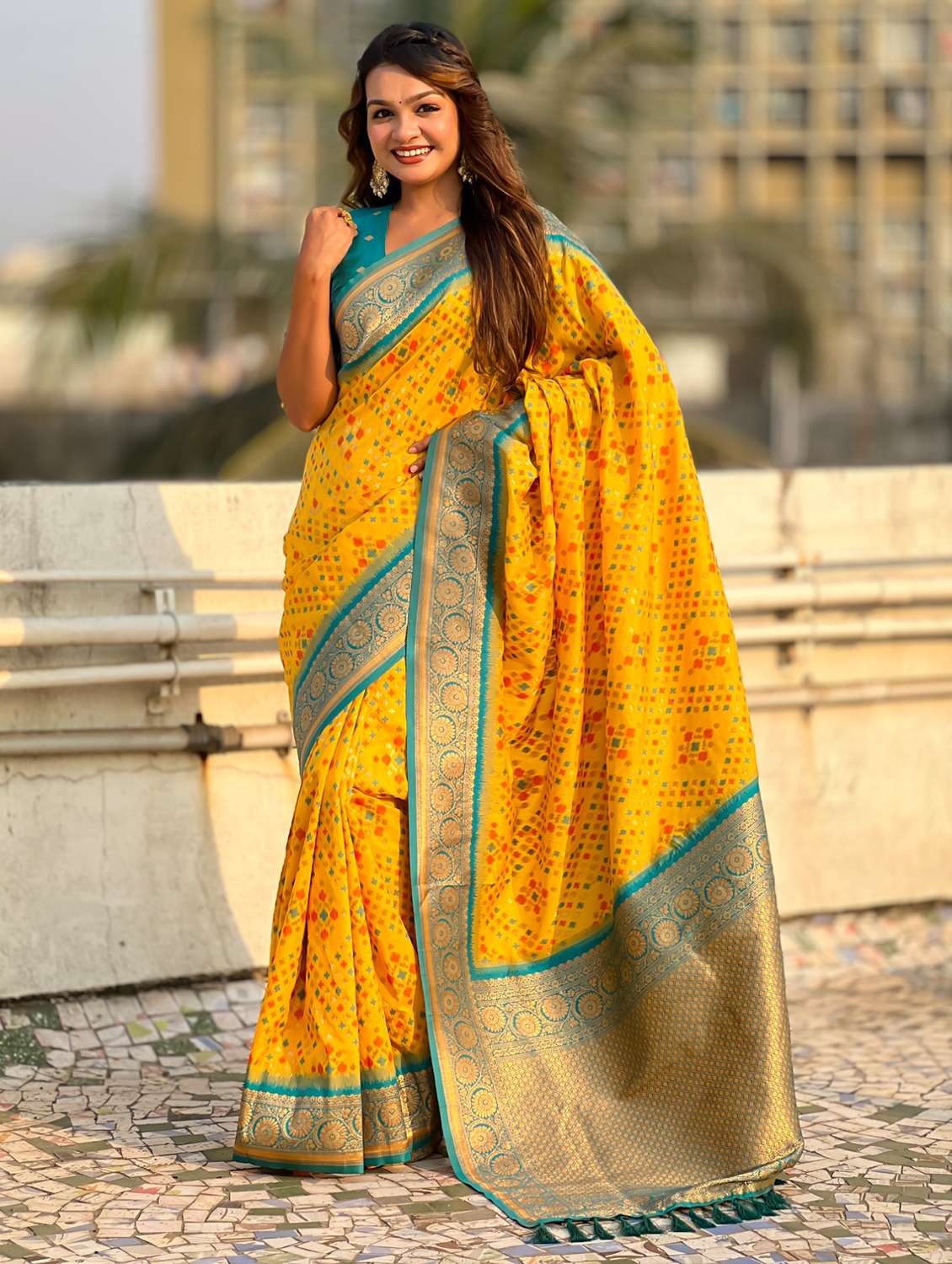women self design patola saree with blouse - 21968790 -  Standard Image - 1