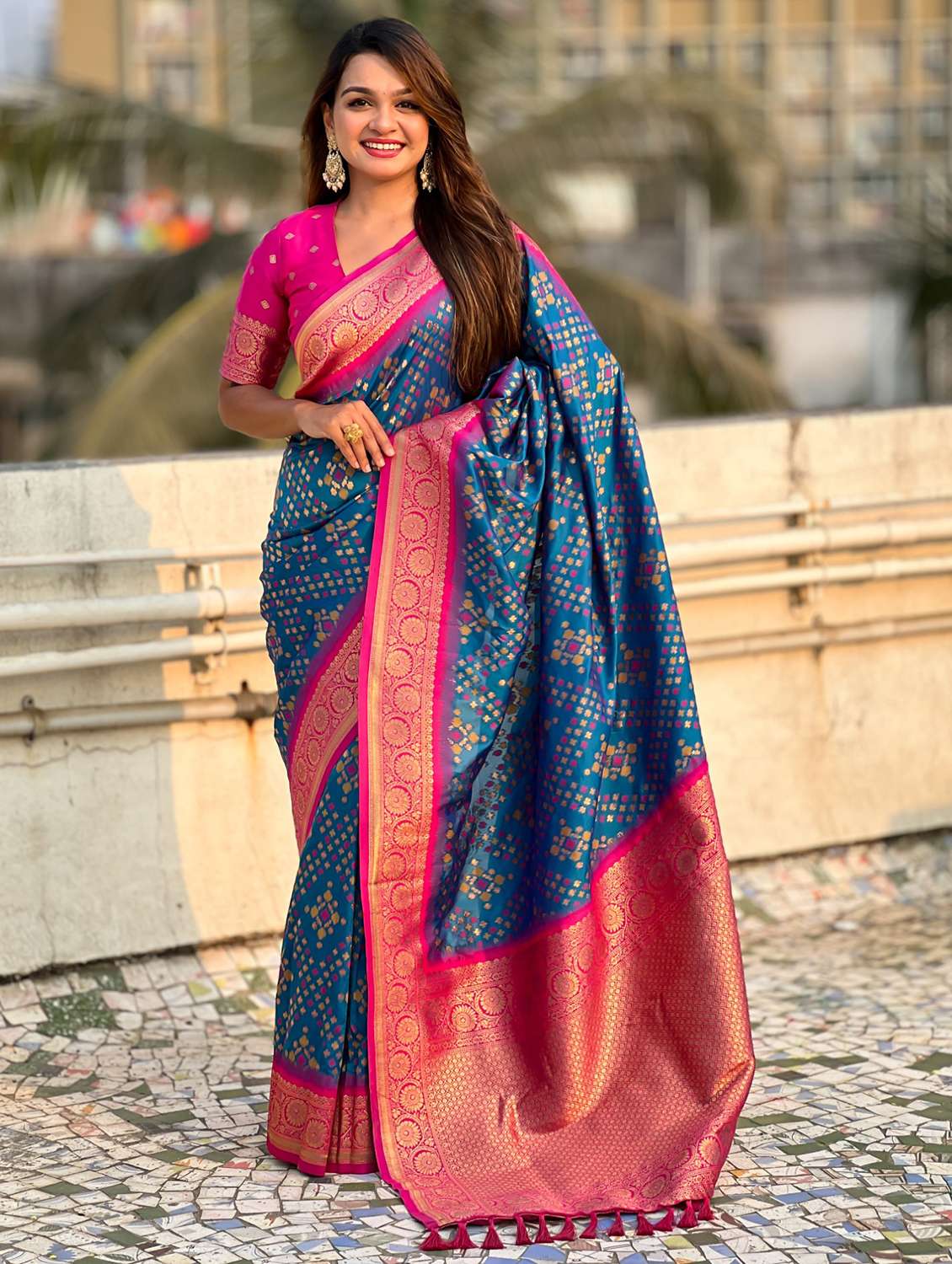 women self design patola saree with blouse