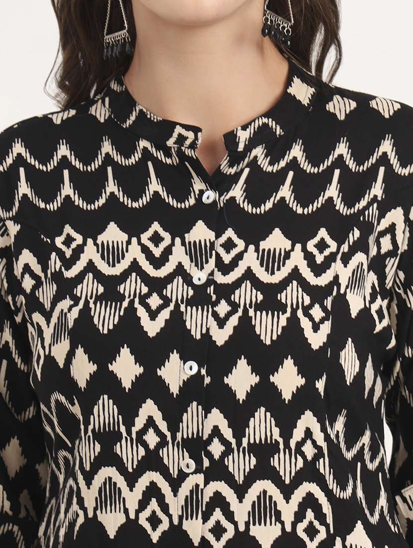 women printed mandarin neck ethnic top - 21968822 - Standard Image - 4