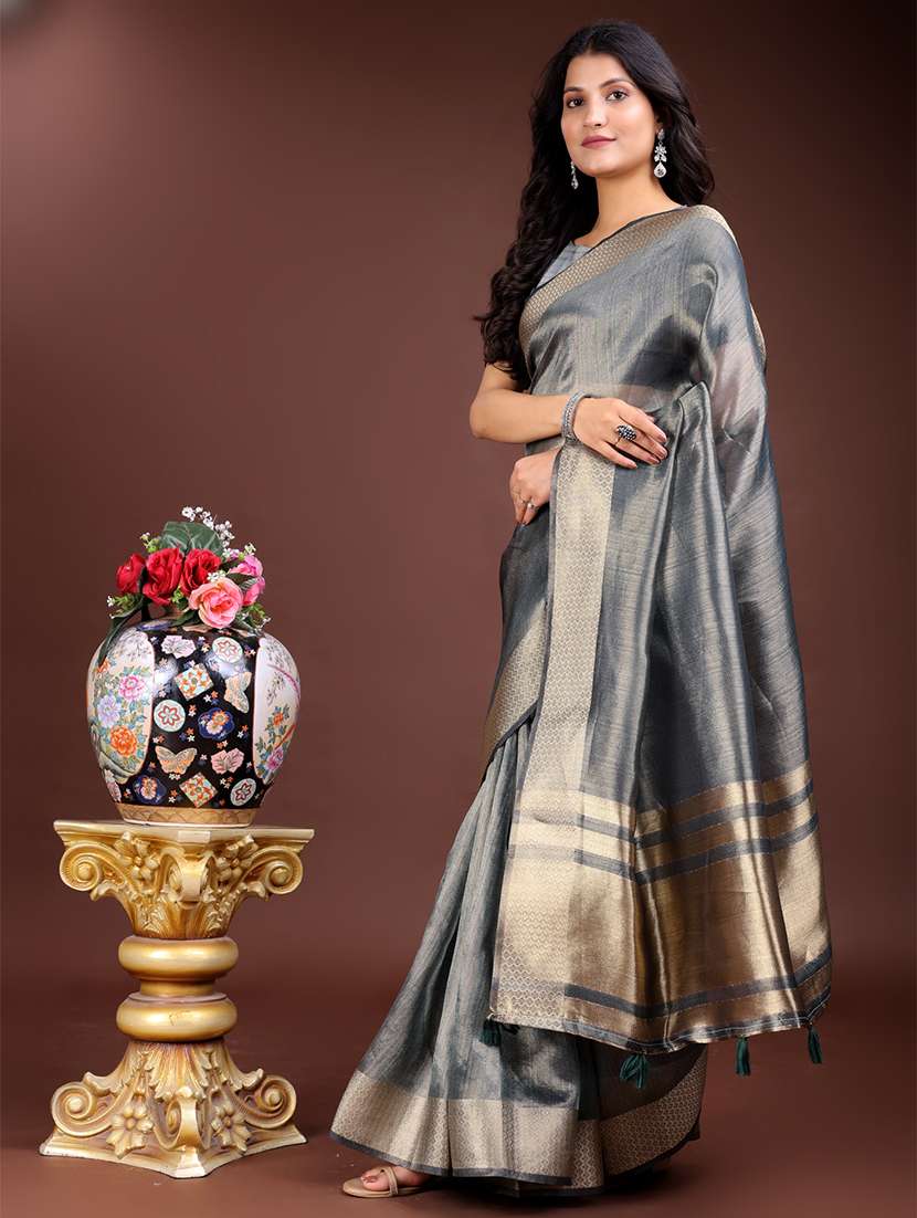 women solid with bordered saree with blouse - 21969154 -  Standard Image - 1