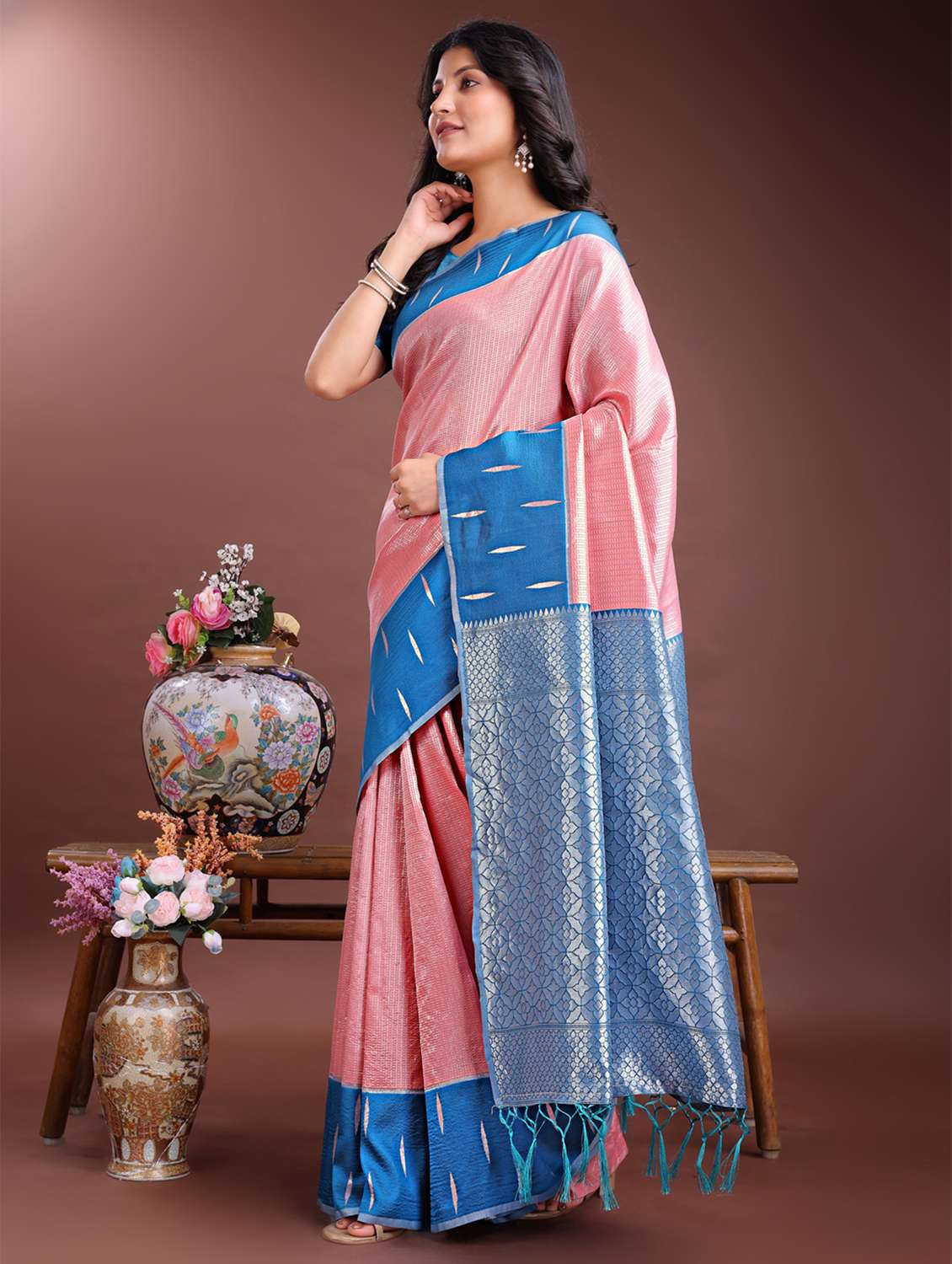 women self design southern silk saree with blouse - 21969182 - Standard Image - 1