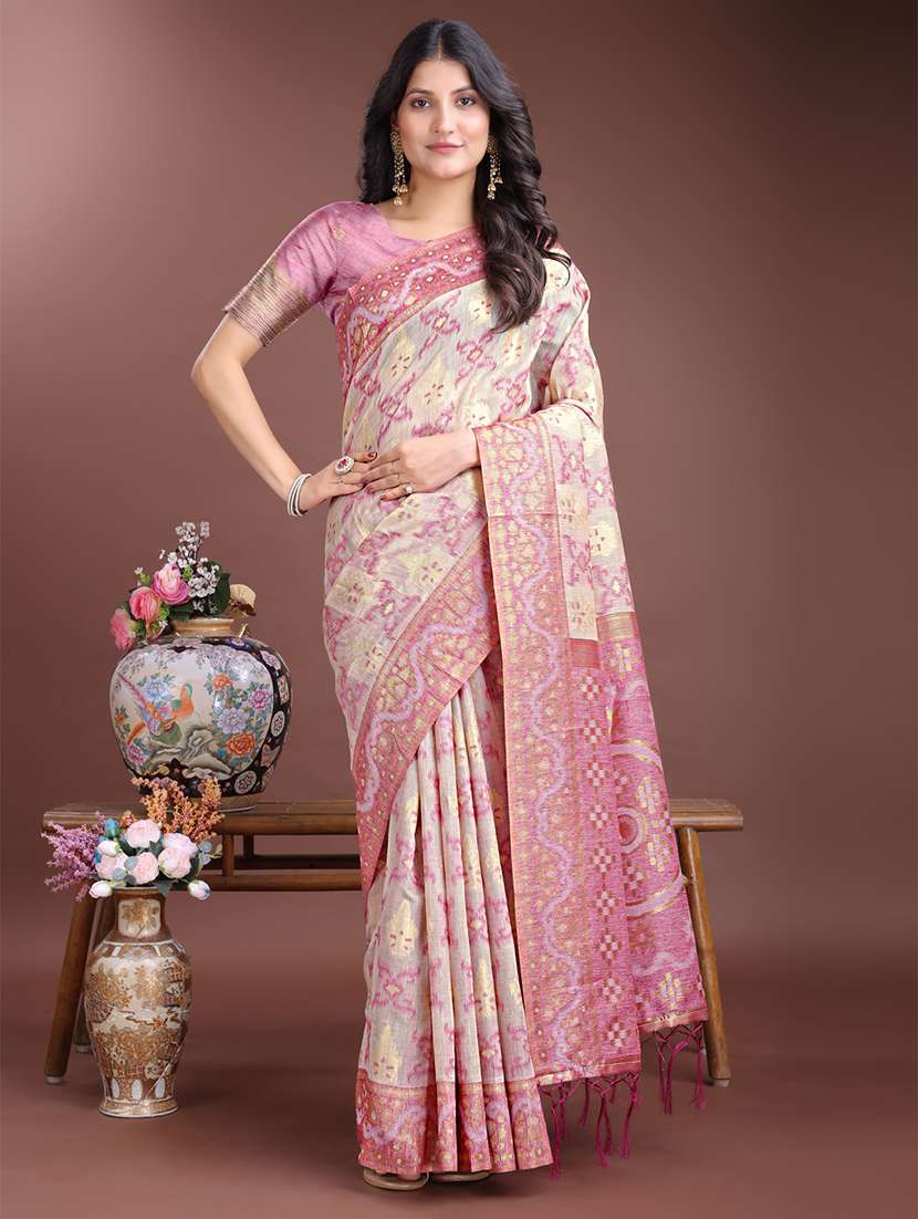 women self design bordered saree with blouse