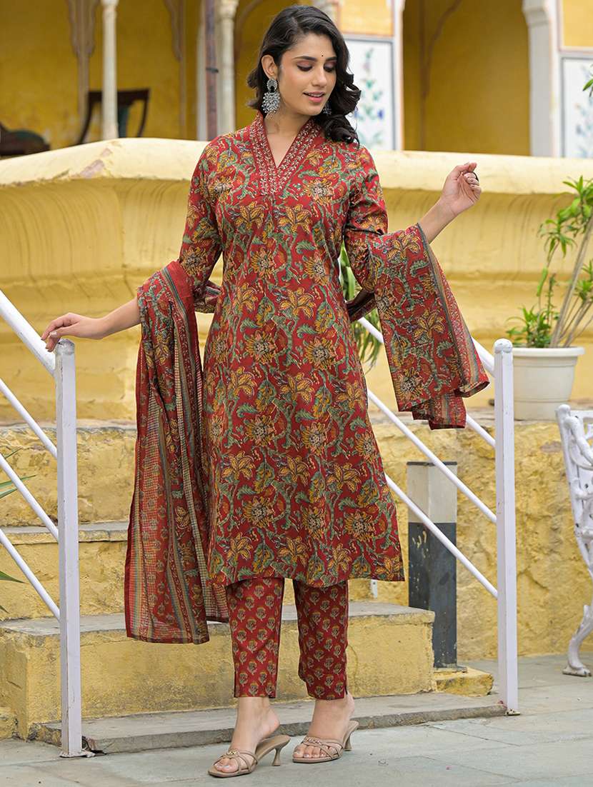 women three quarter sleeve kurta pant with dupatta set - 21969204 - Standard Image - 4