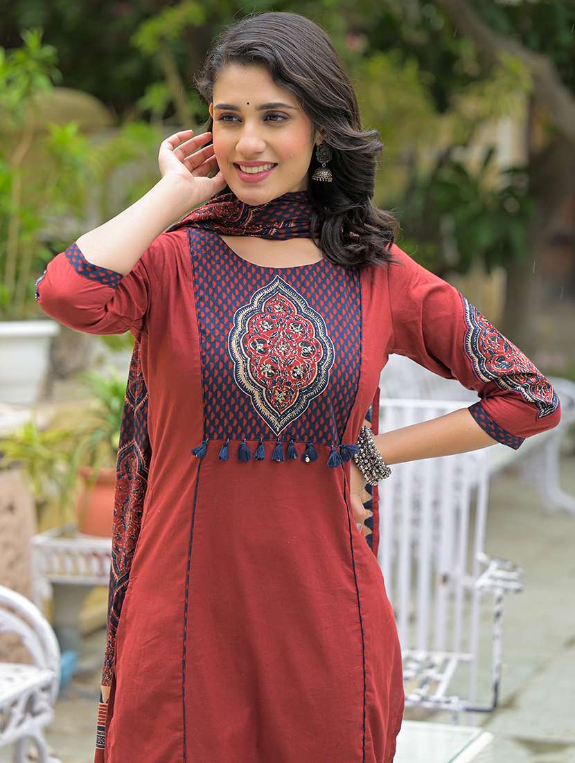 women three quarter sleeve kurta pant with dupatta set - 21969207 -  Standard Image - 4