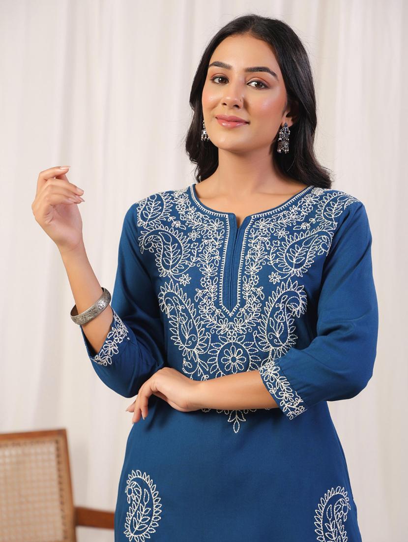 women embroidered notch neck straight kurti - 21969643 - Standard Image - 1
