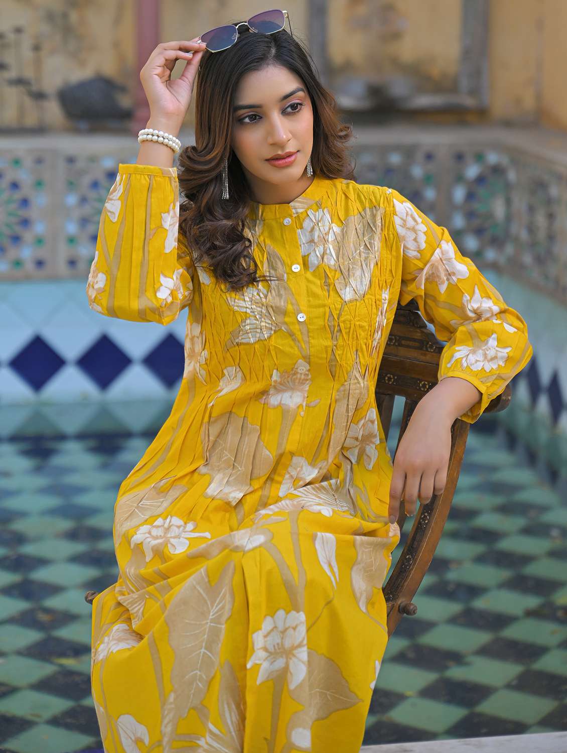 women floral three quarter sleeve kurta pant set - 21969670 - Standard Image - 1