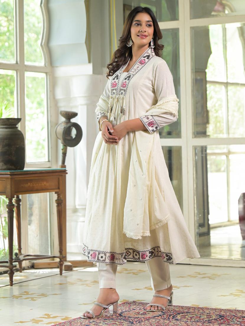 women three quarter sleeve kurta pant with dupatta set - 21969715 - Standard Image - 1