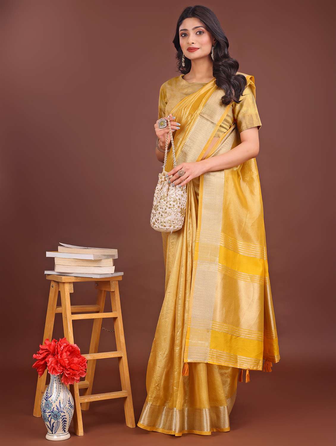 women solid with bordered saree with blouse - 21969862 -  Standard Image - 1