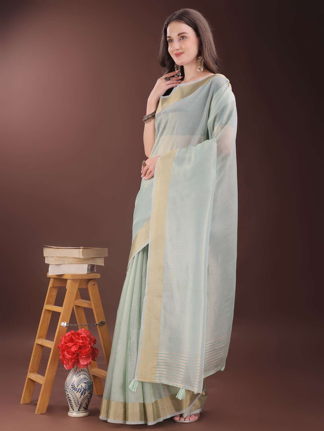 women checkered bordered saree with blouse - 21969873 - Standard Image - 1