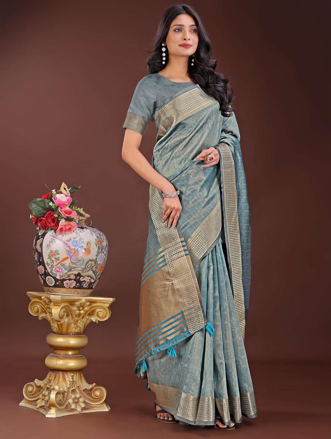 women checkered bordered saree with blouse - 21969884 -  Standard Image - 1