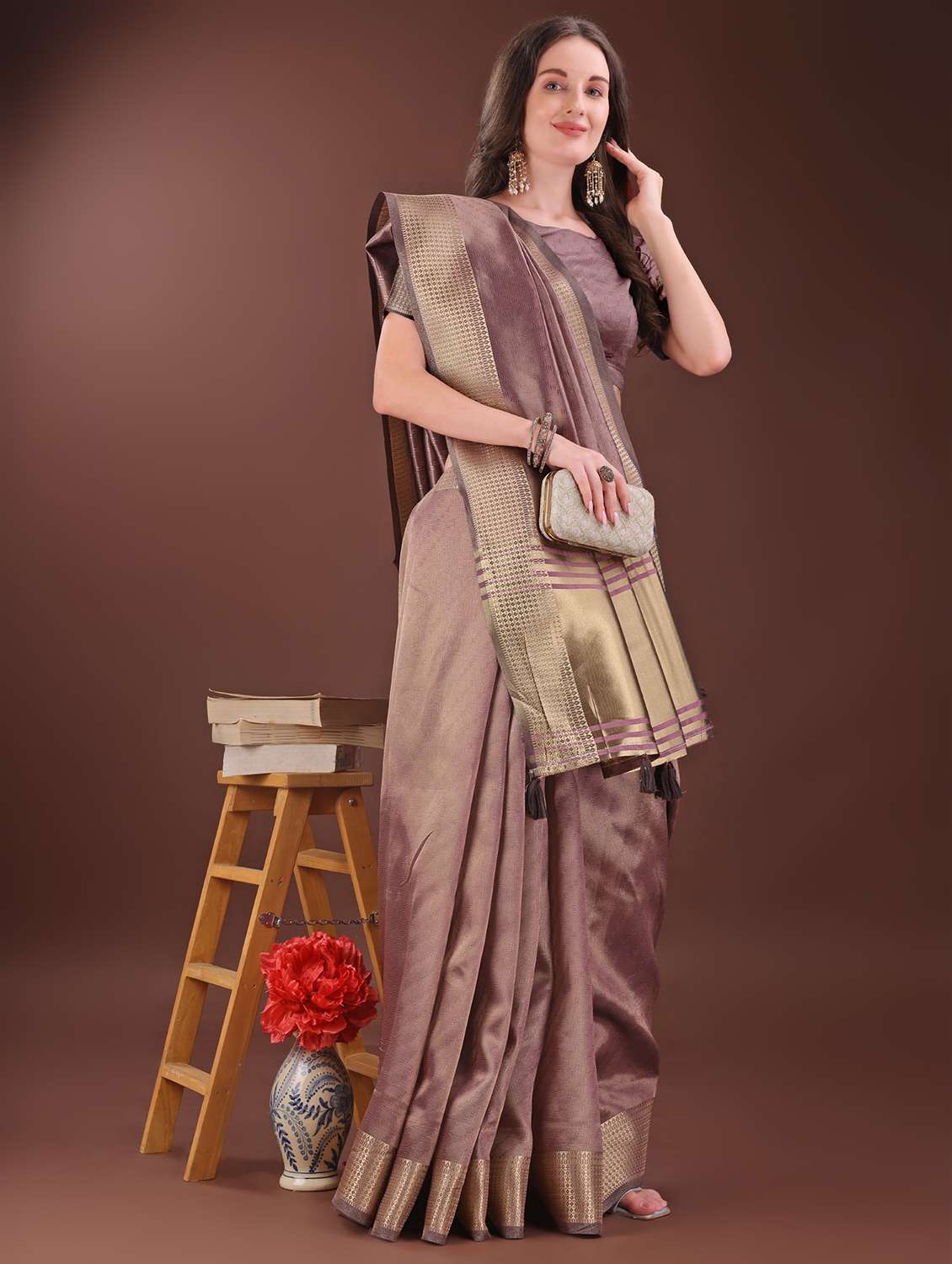 women self design bordered saree with blouse - 21969895 -  Standard Image - 1
