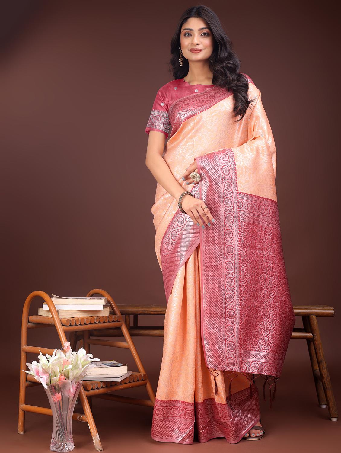 women self design bordered saree with blouse - 21969917 - Zoom Image - 0