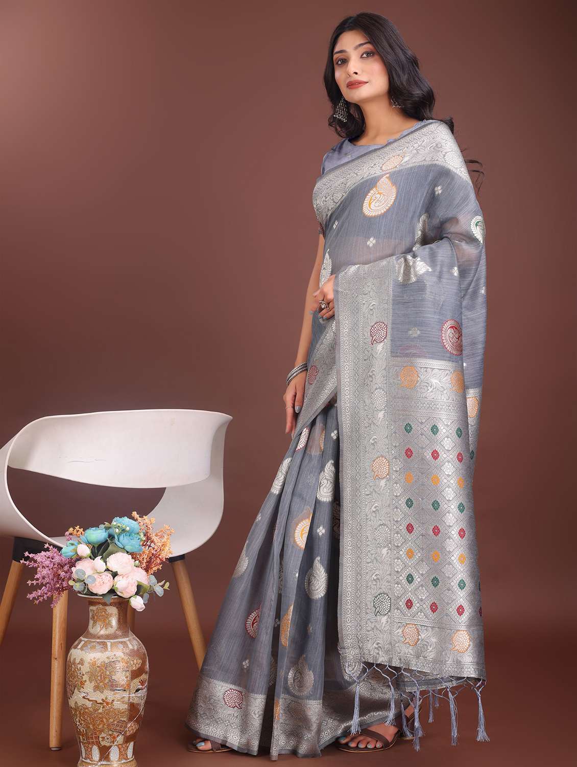 women self design bordered saree with blouse - 21969924 -  Standard Image - 1