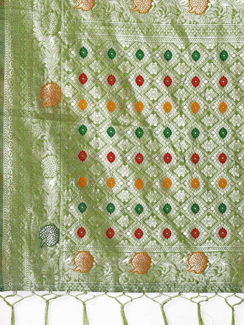 women self design bordered saree with blouse - 21969926 -  Standard Image - 4