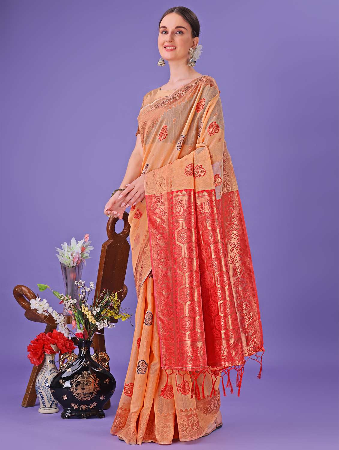 women self design bordered saree with blouse - 21969942 -  Standard Image - 1
