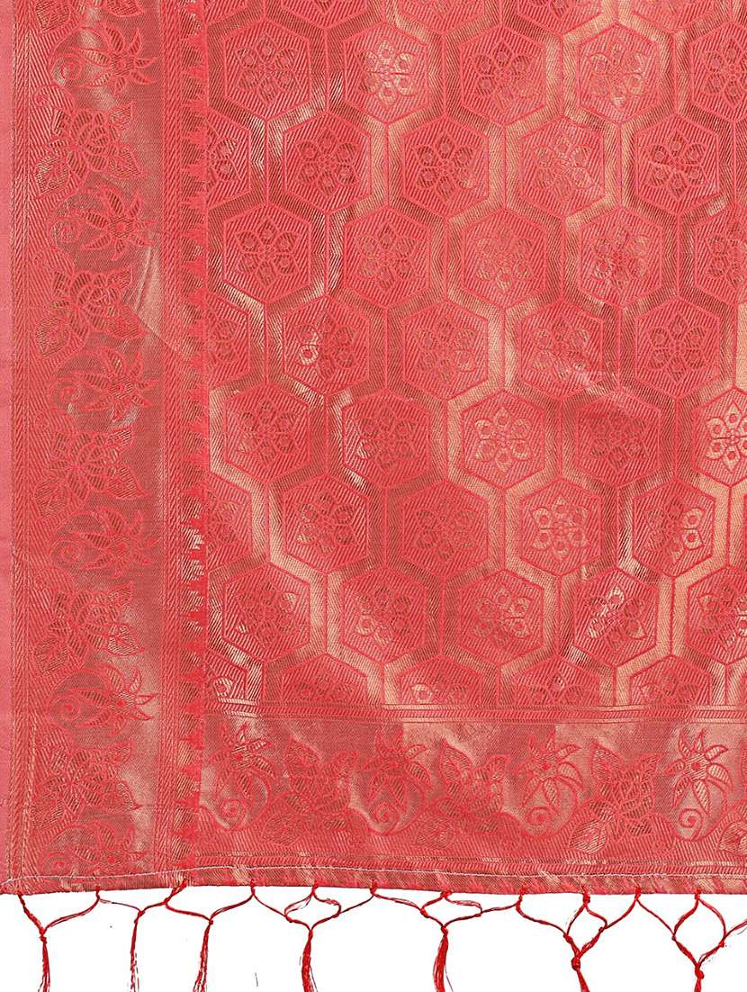 women self design bordered saree with blouse - 21969942 - Standard Image - 4