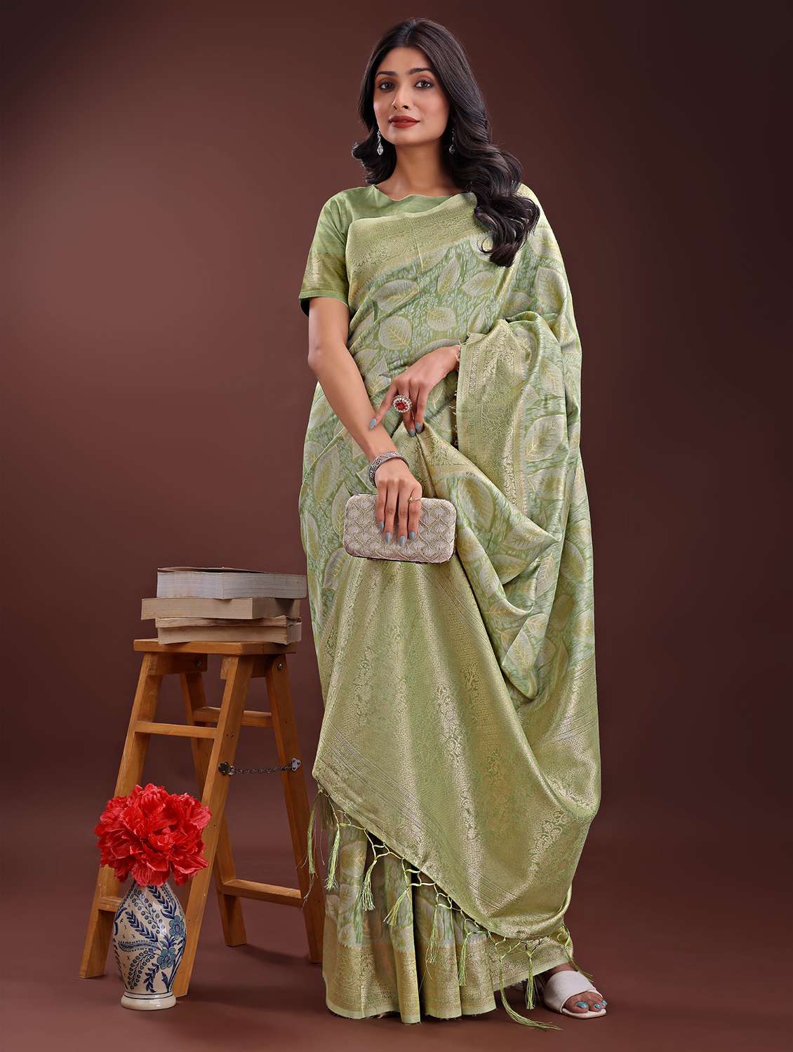women self design banarasi saree with blouse - 21969952 -  Standard Image - 1