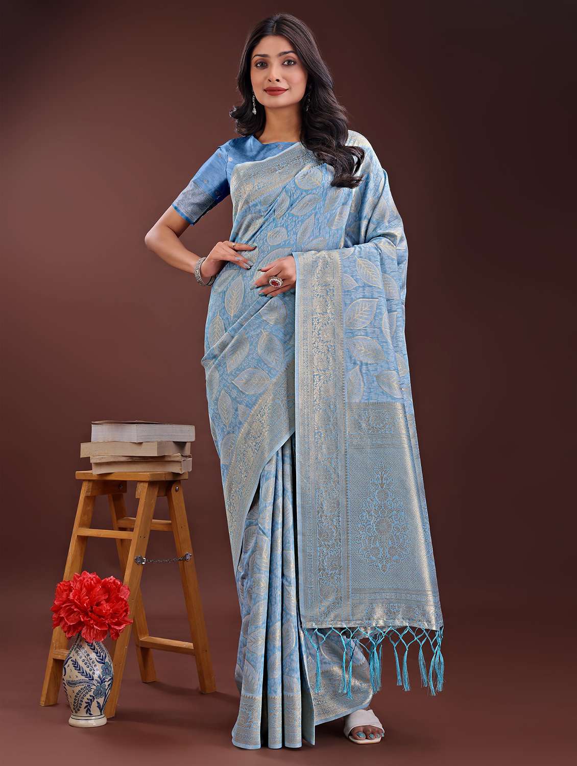women self design banarasi saree with blouse