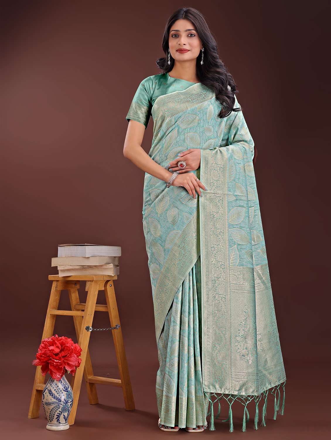 women self design banarasi saree with blouse