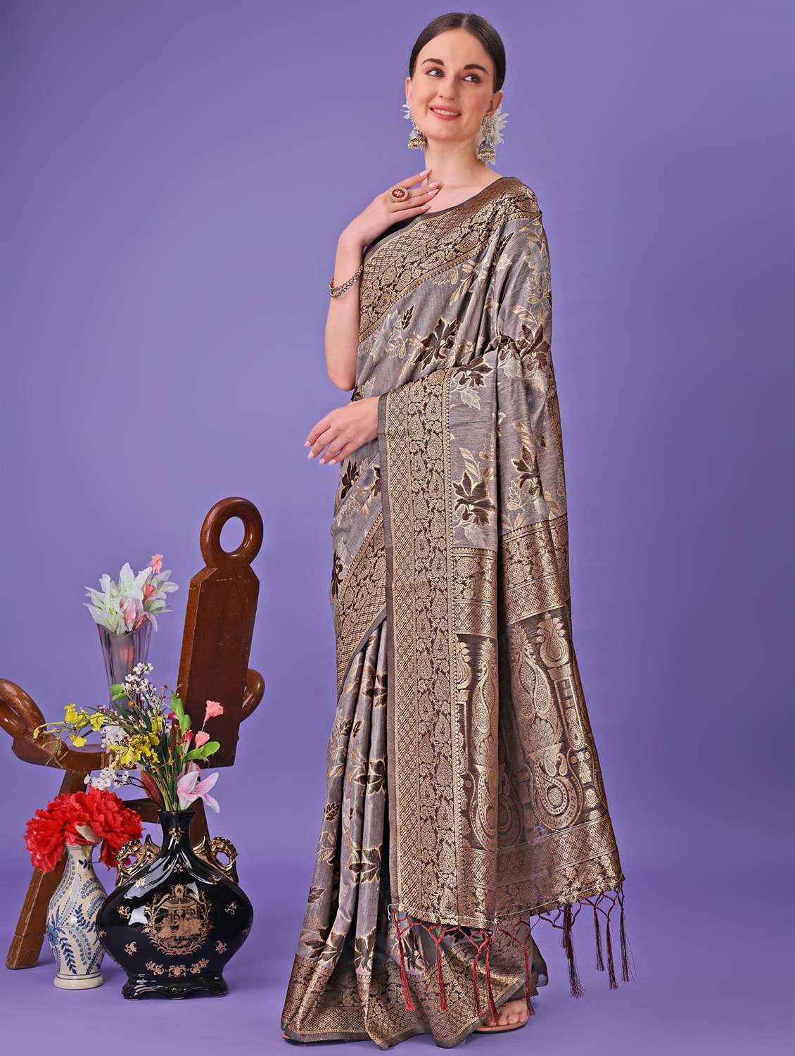 women self design banarasi saree with blouse - 21969966 -  Standard Image - 1
