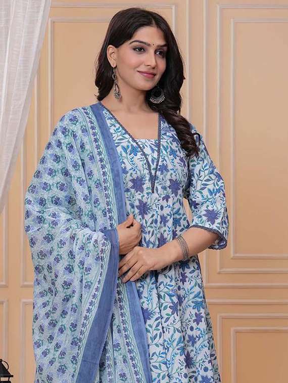 women three quarter sleeve kurta pant with dupatta set - 21969969 -  Standard Image - 1