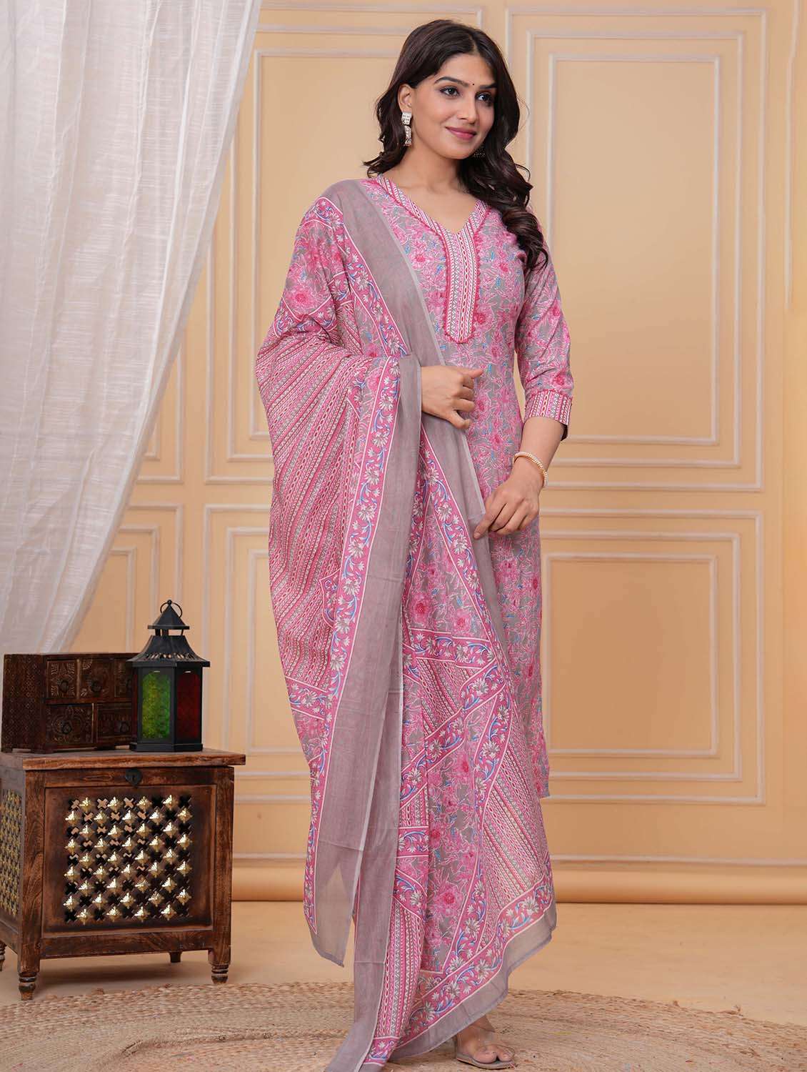 women three quarter sleeve kurta pant with dupatta set - 21969976 -  Standard Image - 4