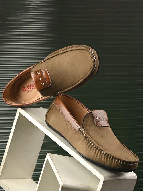 men solid slip on loafer - 21970190 - Standard Image - 0